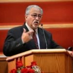 «Transitó a una nueva vida»: Seminario despide con esperanza al reverendo.