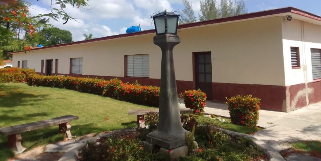 EDIFICIO RESIDENCIAL PARA ESTUDIANTES SOLTEROS
